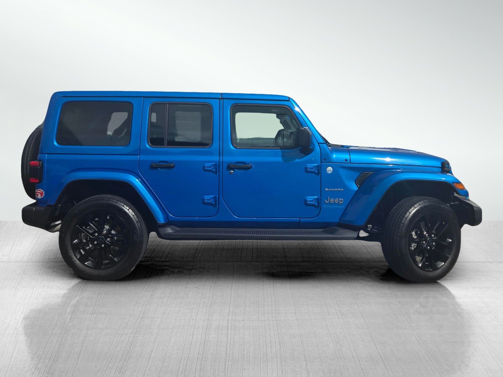 Certified Used 2024 Hydro Blue Pearlcoat Jeep Sahara image 8