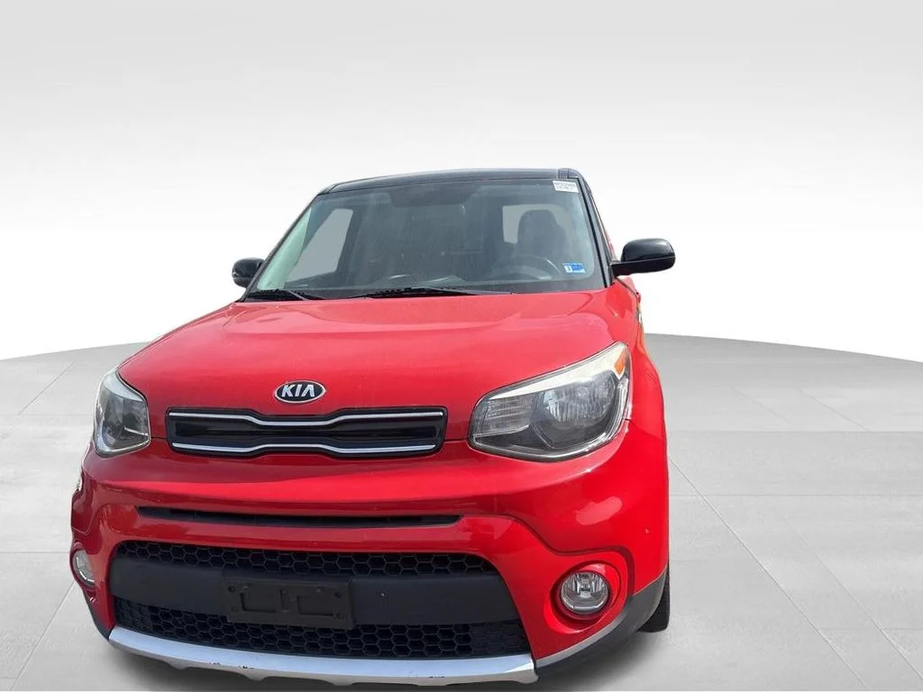 Used 2018 Red Kia Plus image 3