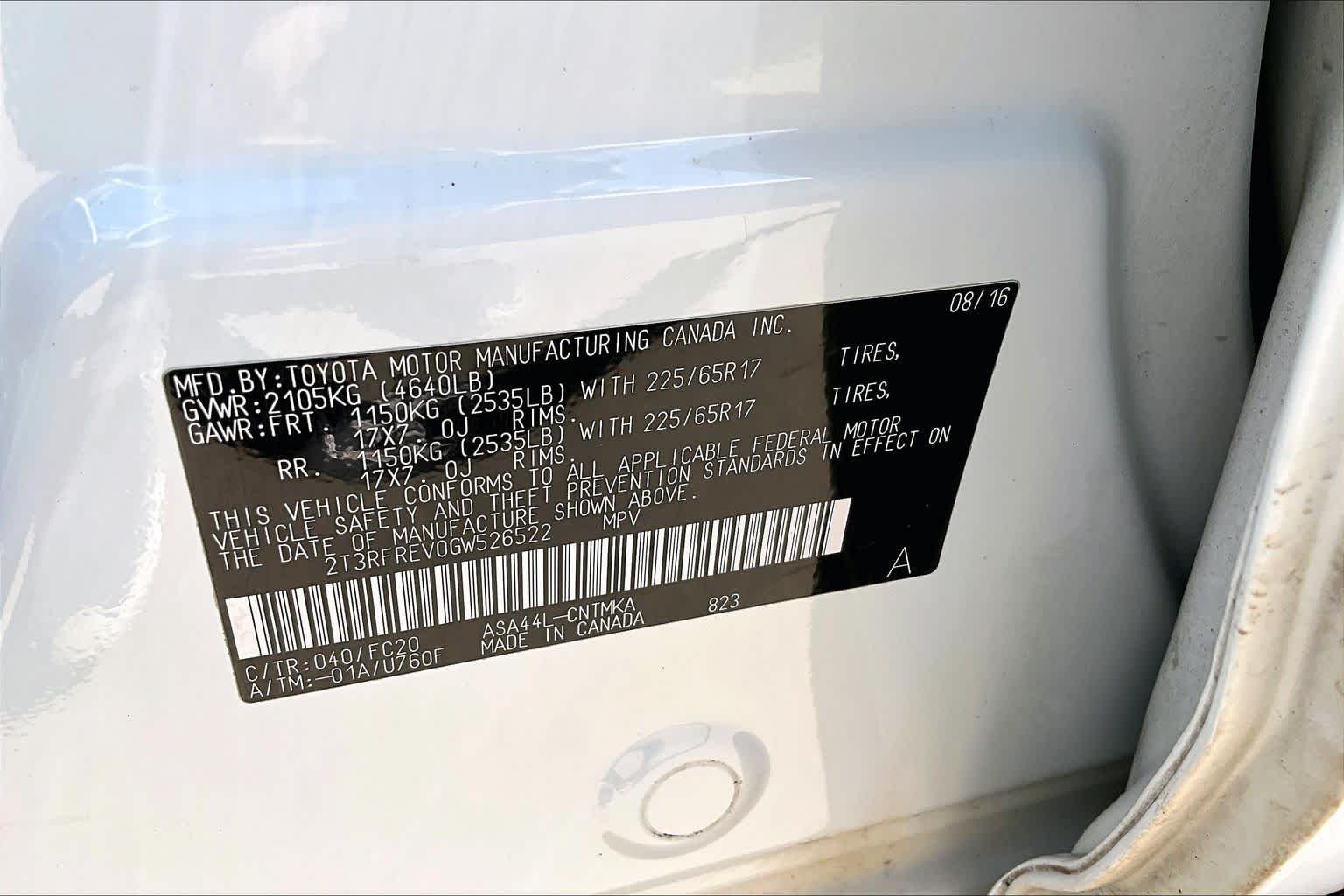 Used 2016 Super White Toyota XLE image 34