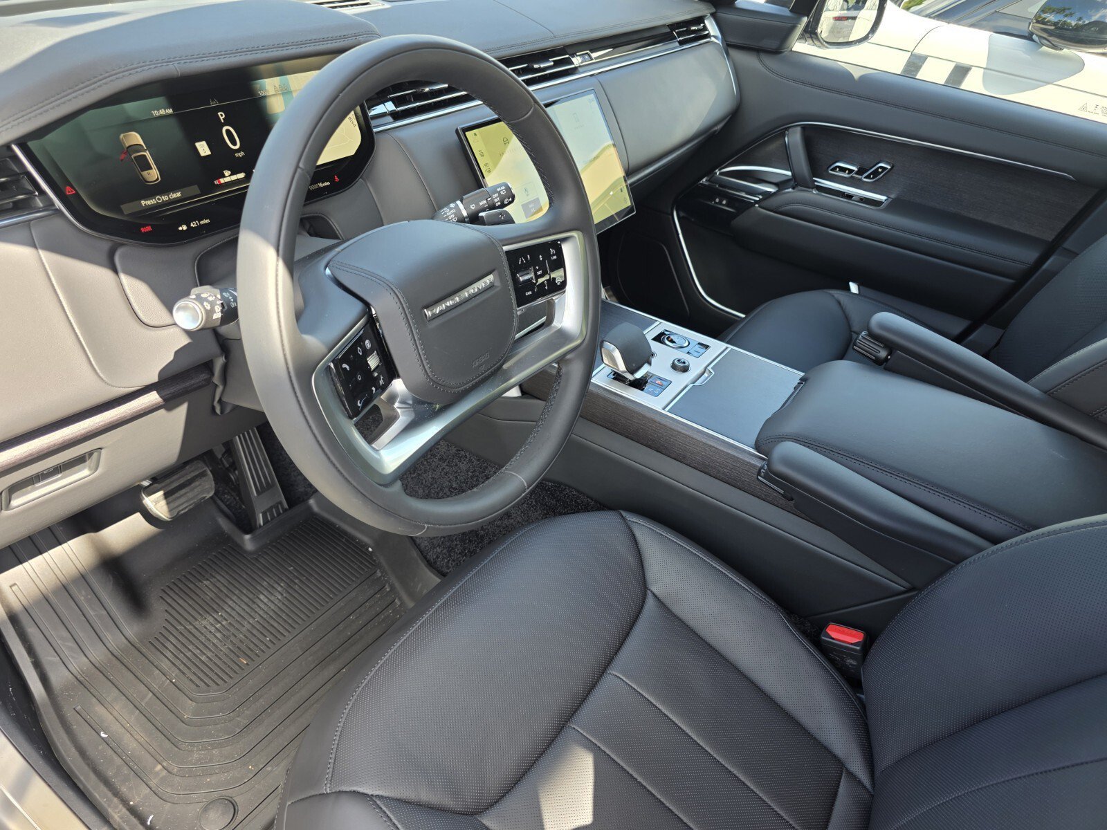 New 2027 Santorini Black Land Rover P400 SE image 11