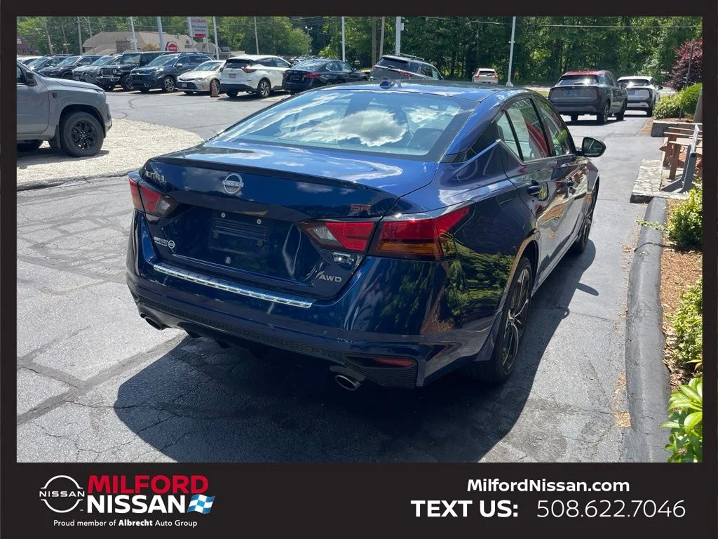 Certified Used 2023 Blue Nissan 2.5 SR image 5