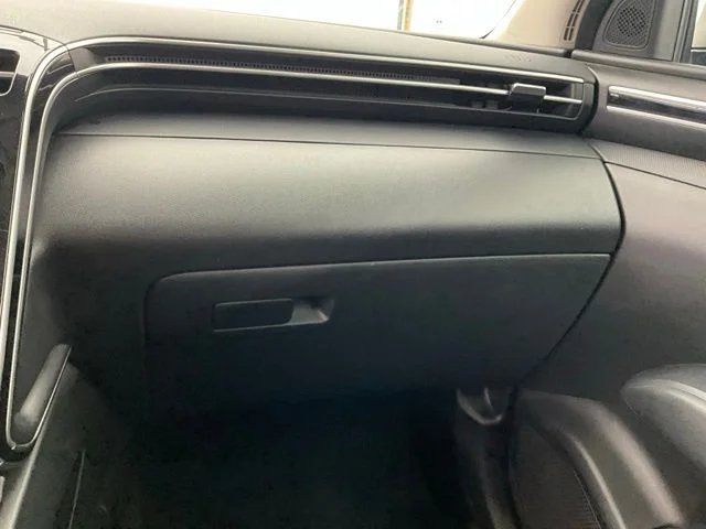 Used 2024 White Hyundai SEL image 9