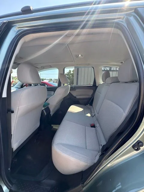 Used 2018 Green Subaru 2.5i Premium image 15
