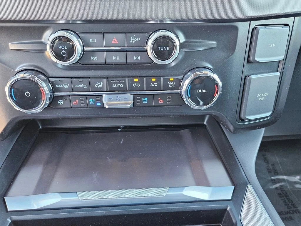 2026 Ford F-350 Super Duty Platinum - Photo 22