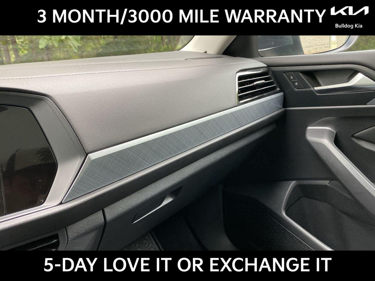 Used 2022 Platinum Gray Metallic Volkswagen SE image 33