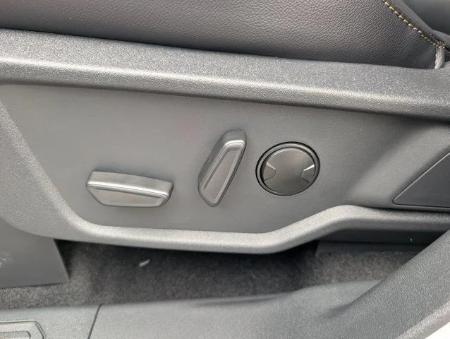 New 2026 Avalanche Gray Ford Badlands® image 16
