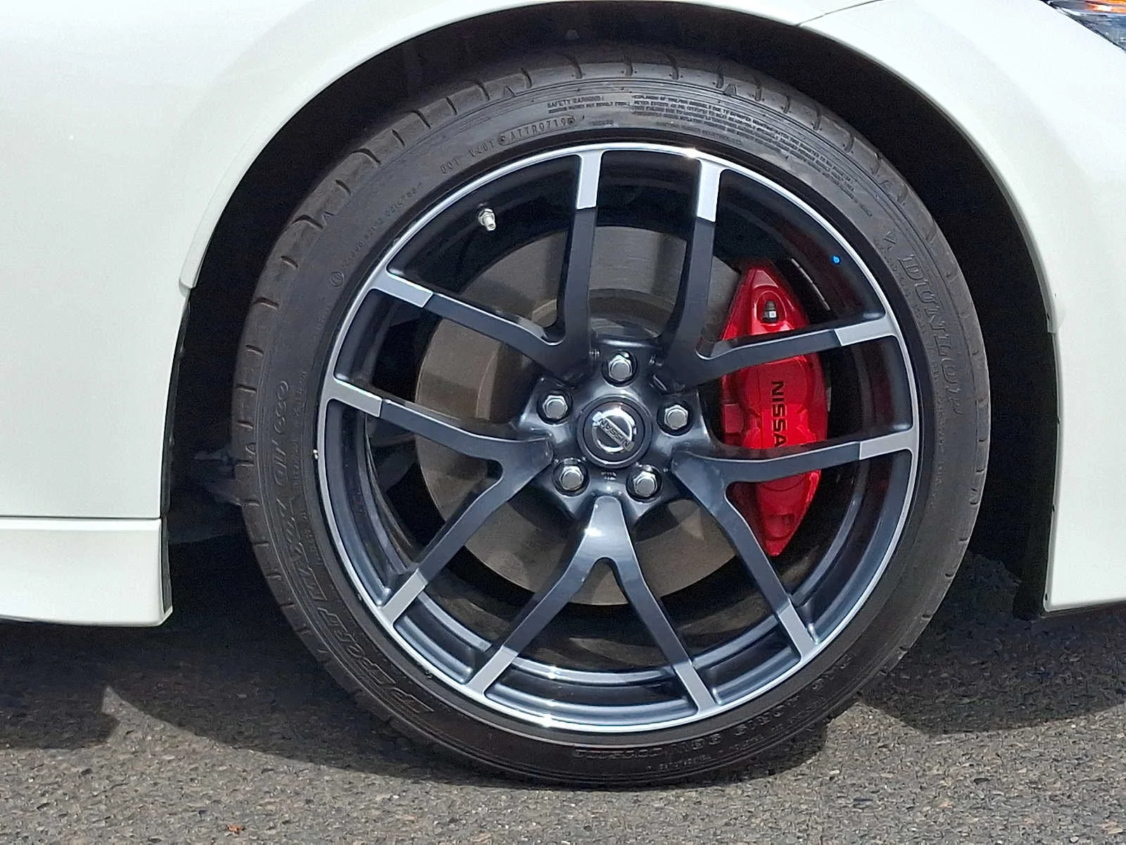 Used 2020 Pearl White Tricoat Nissan NISMO image 8