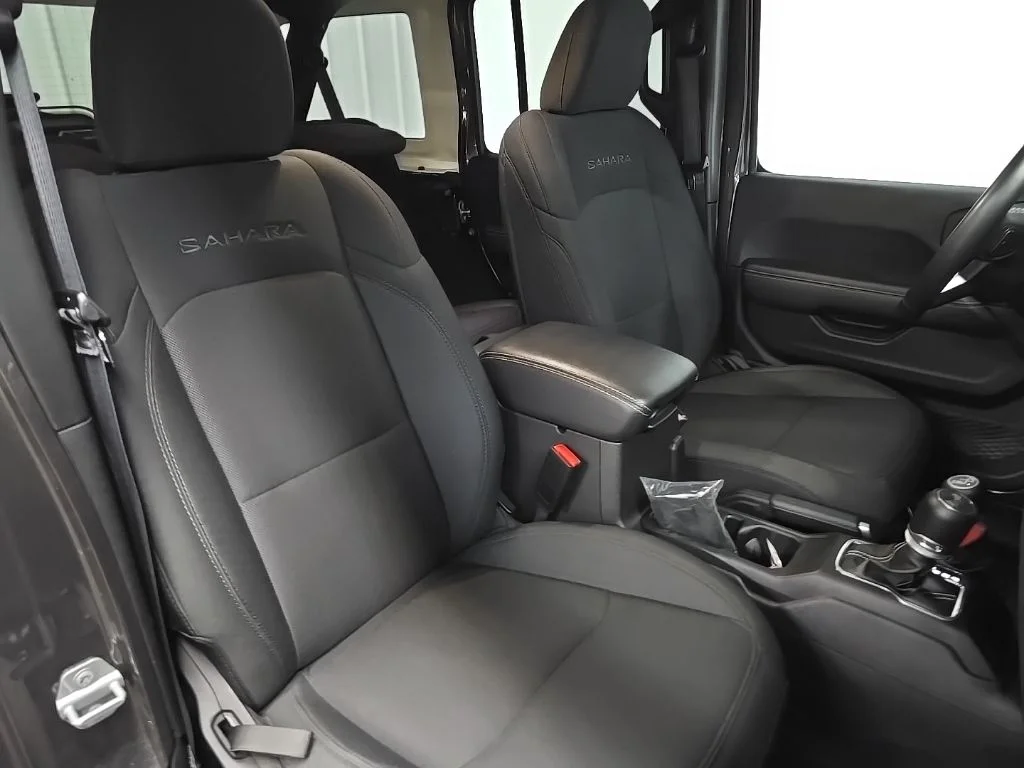 Used 2022 Gray Jeep Unlimited Sahara image 14
