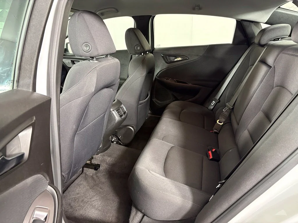Used 2024 White Chevrolet LT image 33