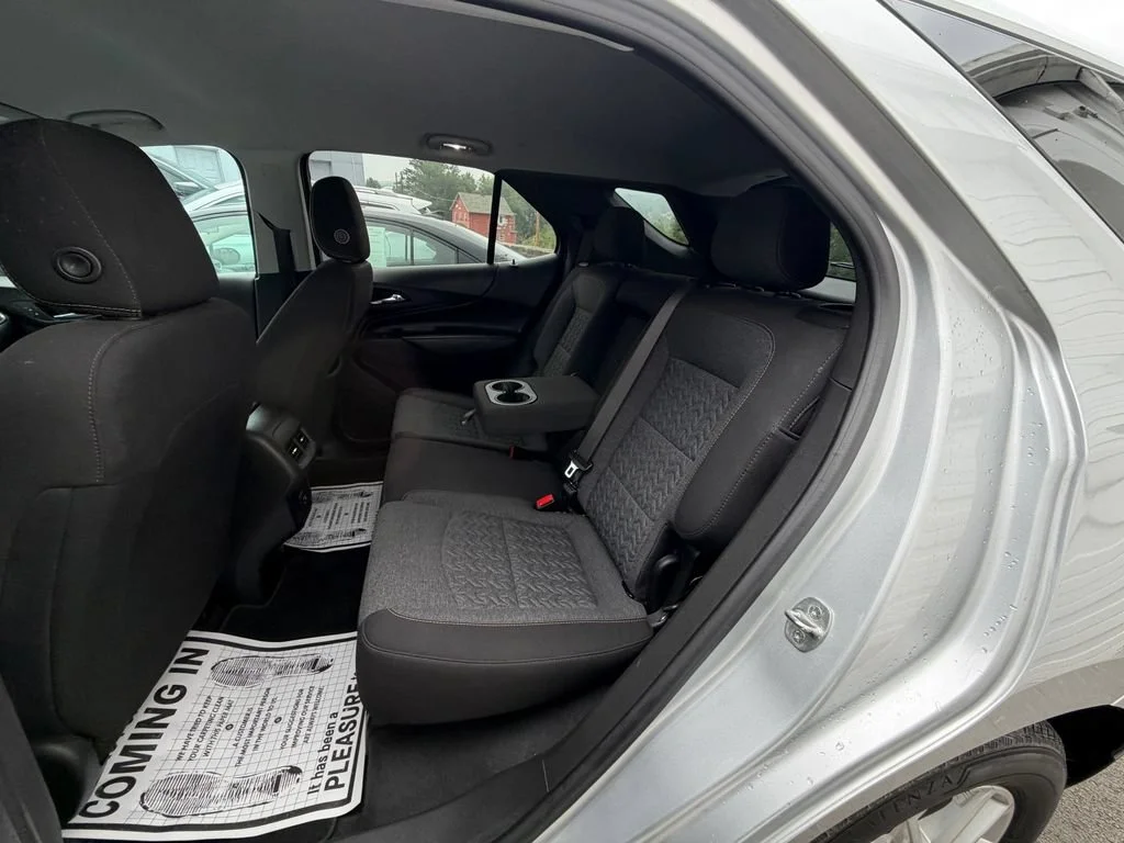 Used 2022 Silver Ice Metallic Chevrolet LT image 10