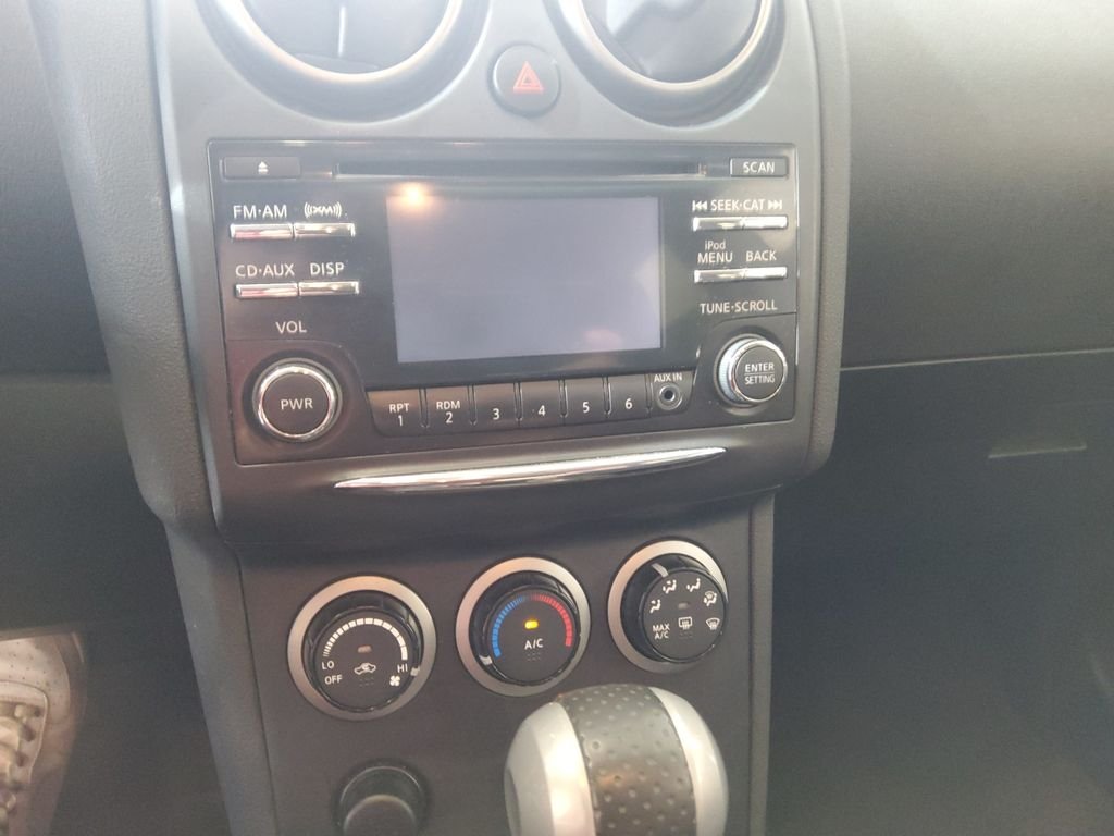 Used 2015 Gray Nissan S image 8
