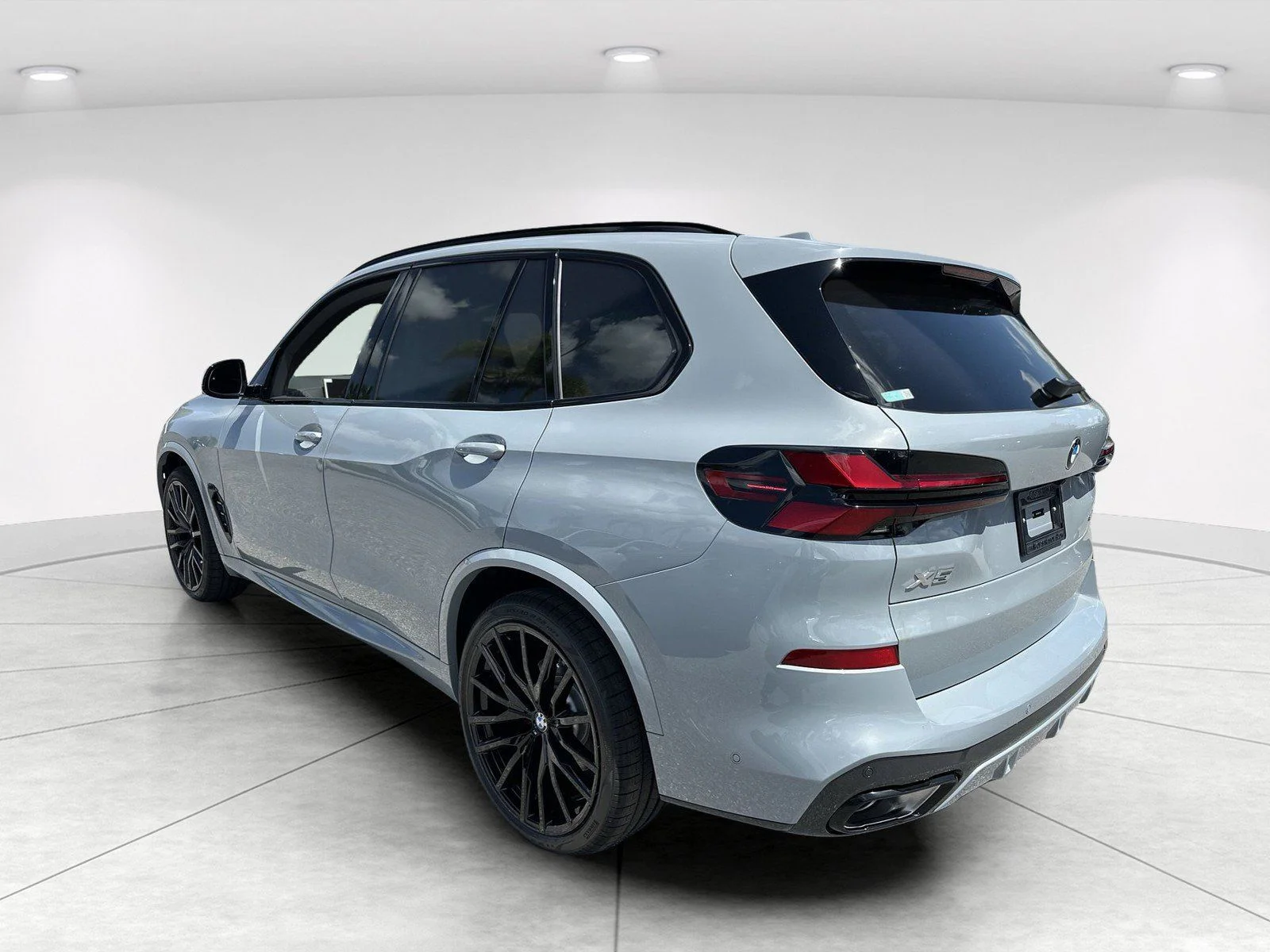 New 2026 Brooklyn Grey Metallic BMW sDrive40i image 6