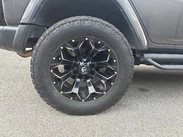 Used 2018 Gray Jeep Unlimited Sahara image 4