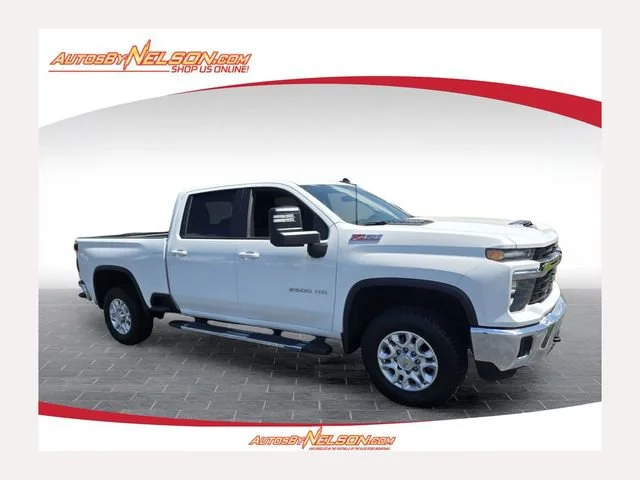 Used 2025 Summit White Chevrolet LT image 1
