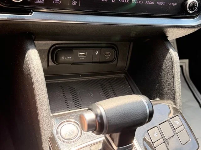 Used 2023 Green Kia X-Line image 21