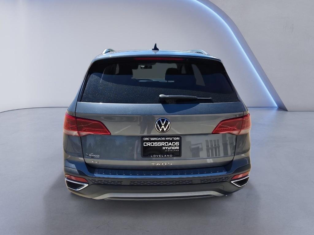 Used 2022 Platinum Gray Metallic Volkswagen SE image 4