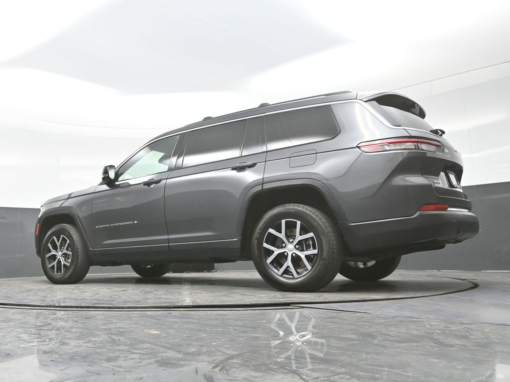Used 2023 Gray Jeep Limited image 29