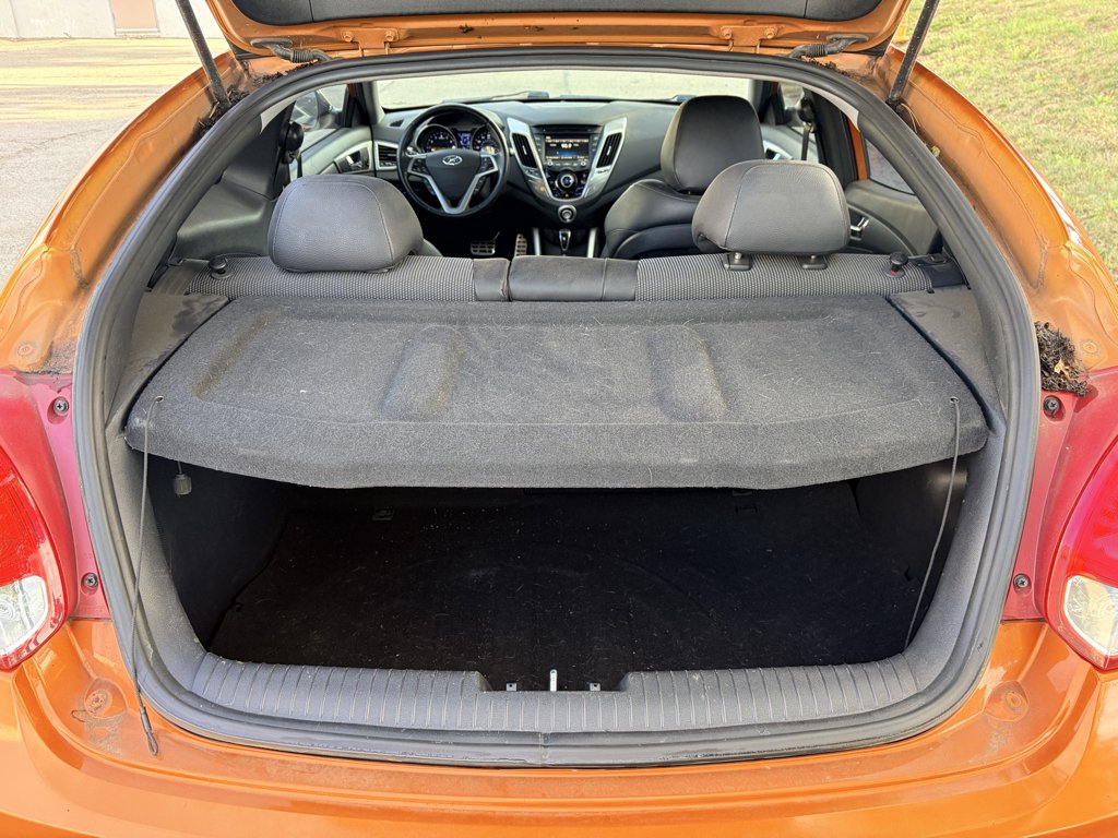 Used 2013 26.2 Yellow Hyundai w/Black Int image 20