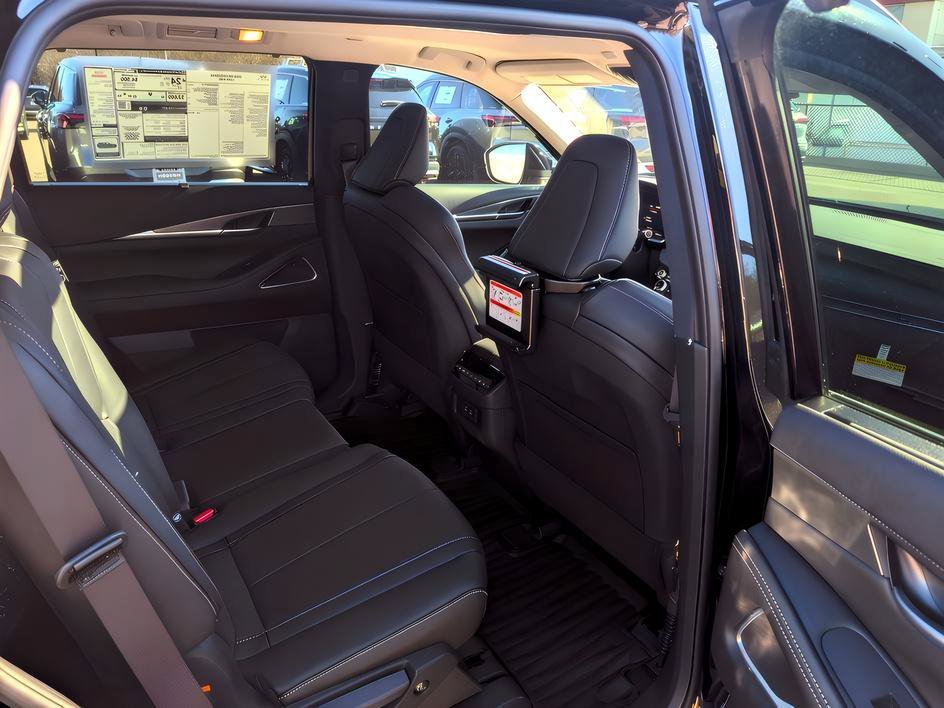 Used 2026 Mineral Black INFINITI LUXE image 20