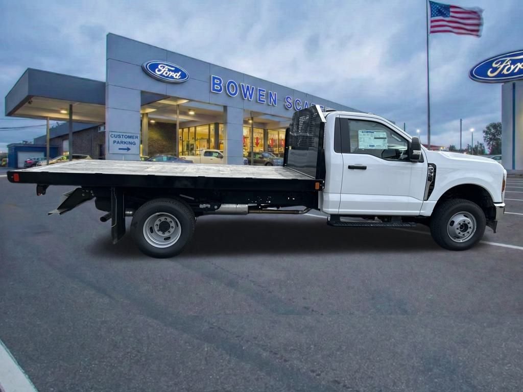 2025 Ford F-350 Super Duty Chassis Cab XL - Photo 6