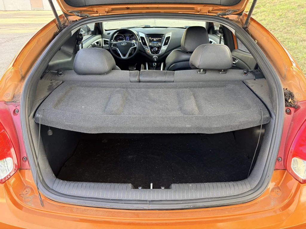 Used 2013 26.2 Yellow Hyundai w/Black Int image 20