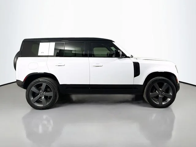Certified Used 2023 White Land Rover V8 image 4