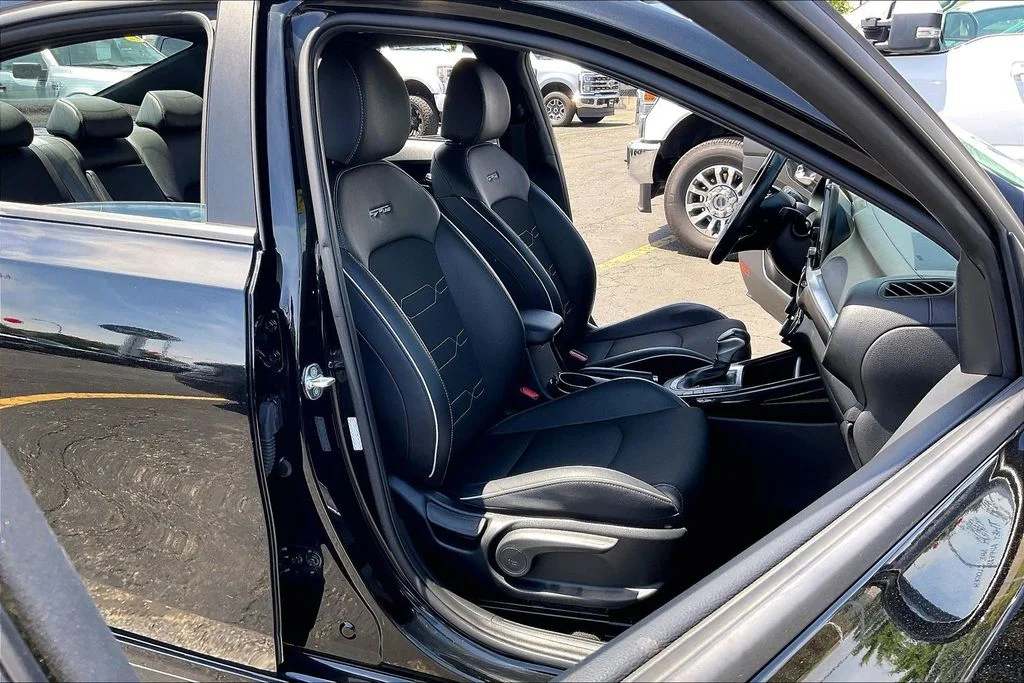 Used 2023 Aurora Black Pearl Kia GT-Line image 6
