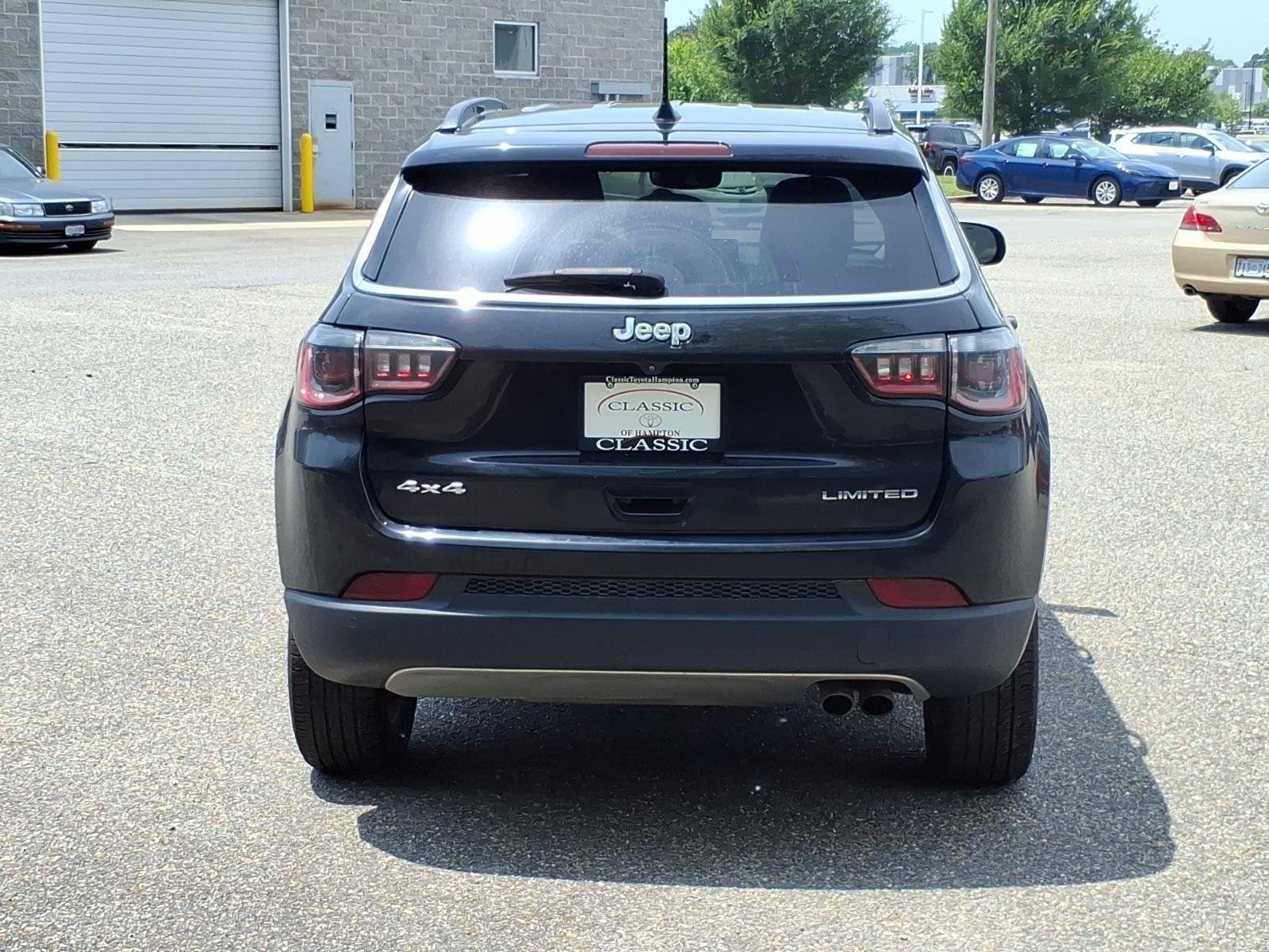 Used 2022 Diamond Black Crystal Pearlcoat Jeep Limited image 13