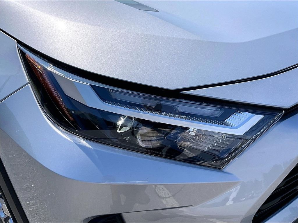 Used 2025 Silver Toyota XLE image 33