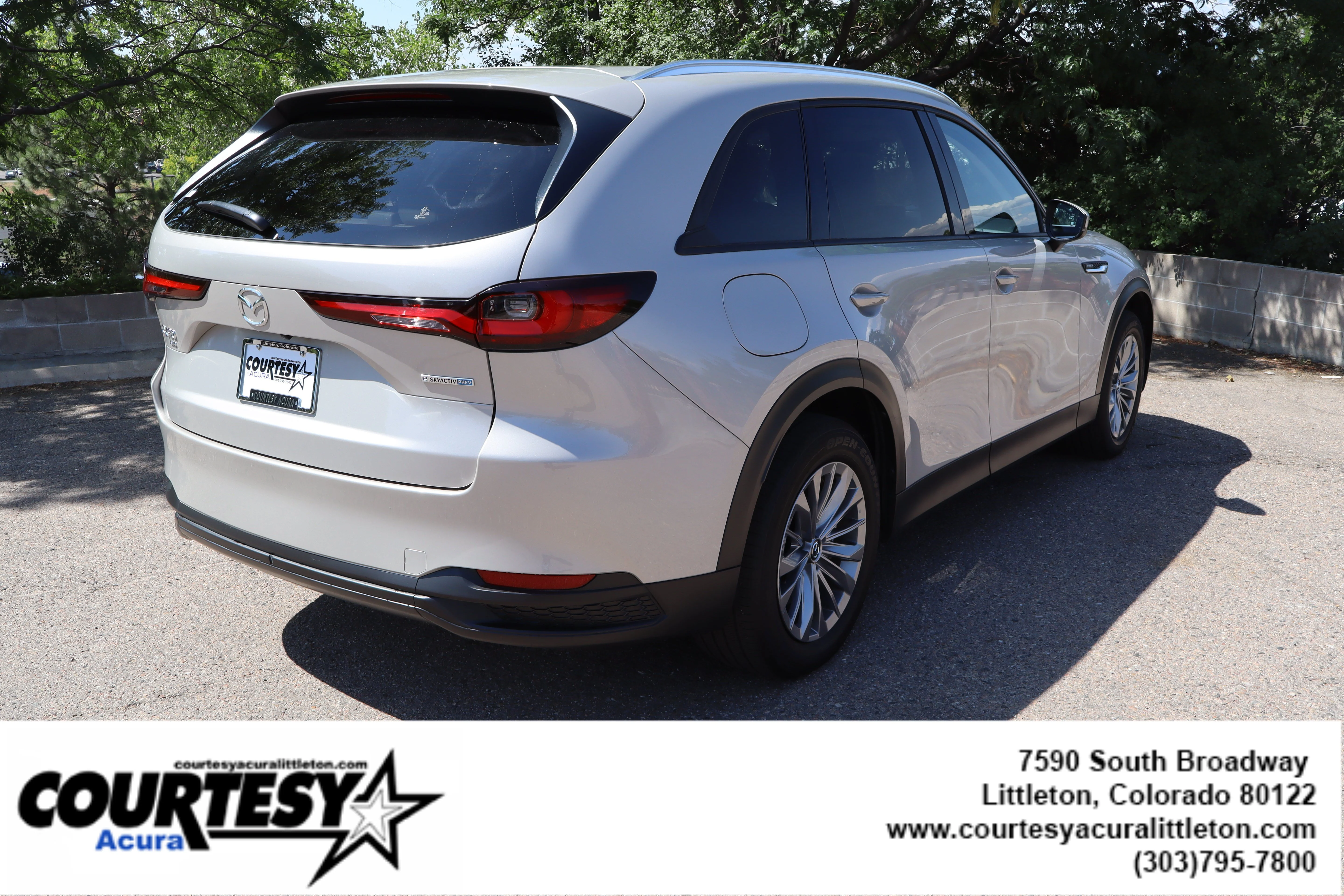 Used 2024 Platinum Quartz Mazda Preferred image 6