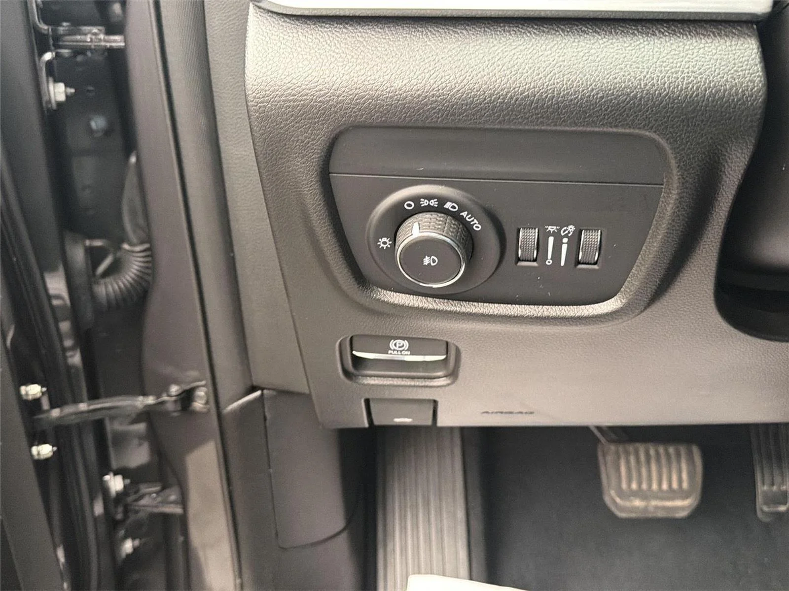 Used 2023 Baltic Gray Metallic Clearcoat Jeep Overland image 14