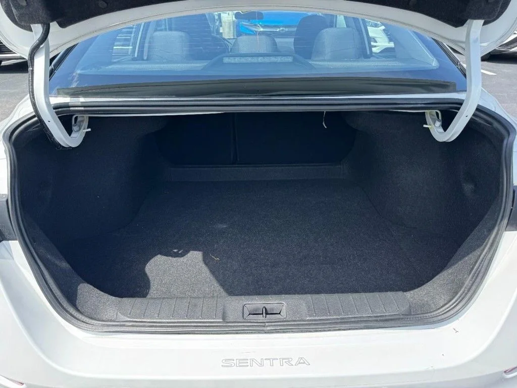 Certified Used 2023 White Nissan SR image 6