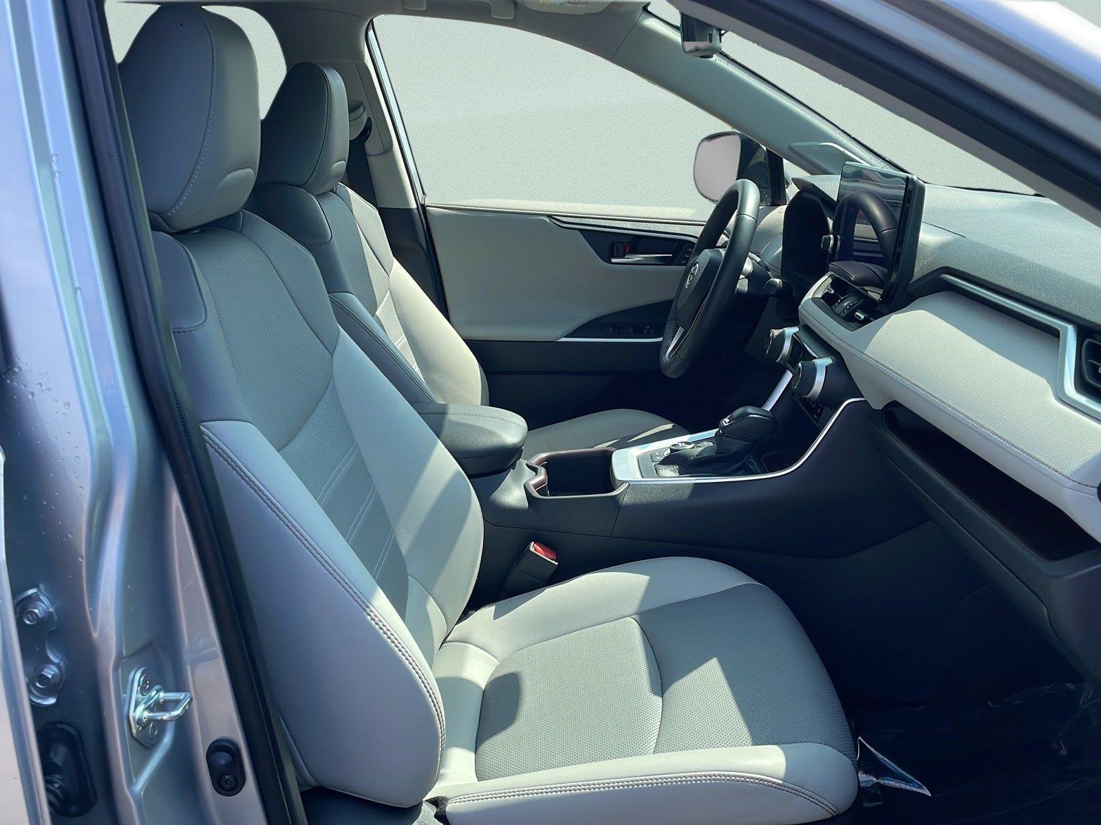 2023 Toyota RAV4 Limited - Photo 24