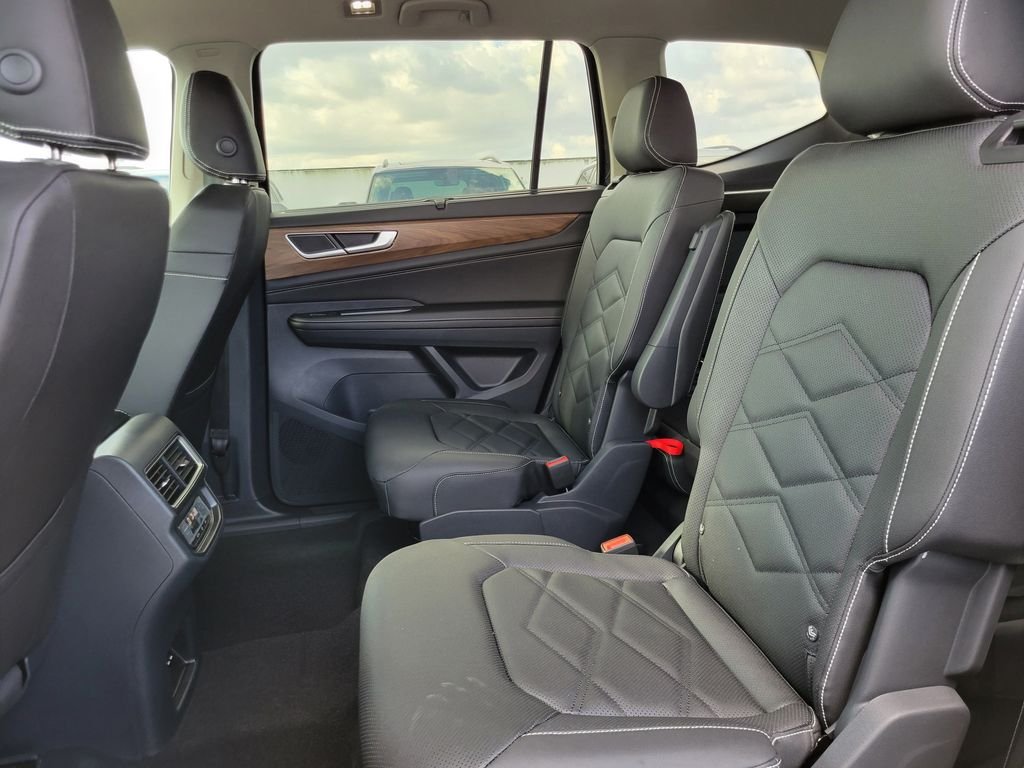 New 2026 White/off-white Volkswagen 2.0T SE w/Technology image 7