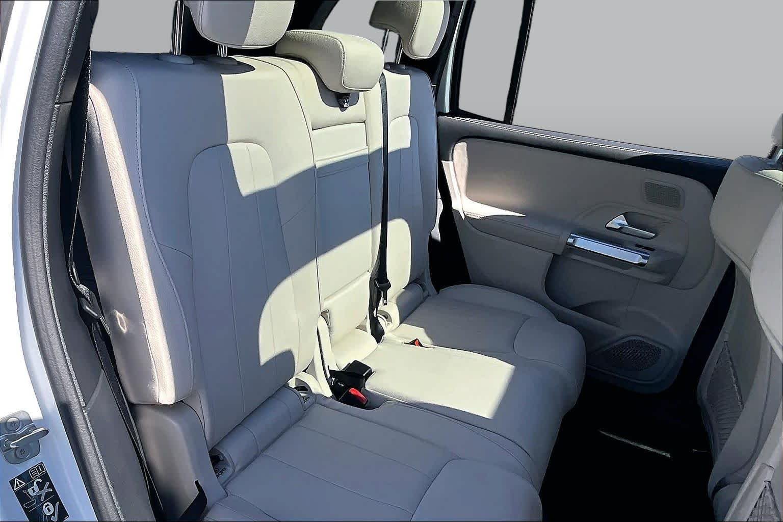 Used 2026 Polar White Mercedes-Benz GLB 250 image 19