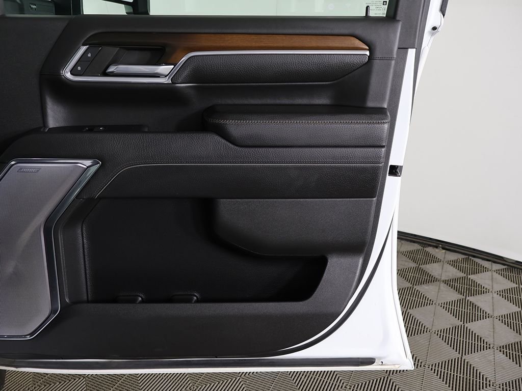 Used 2024 White GMC Denali image 23