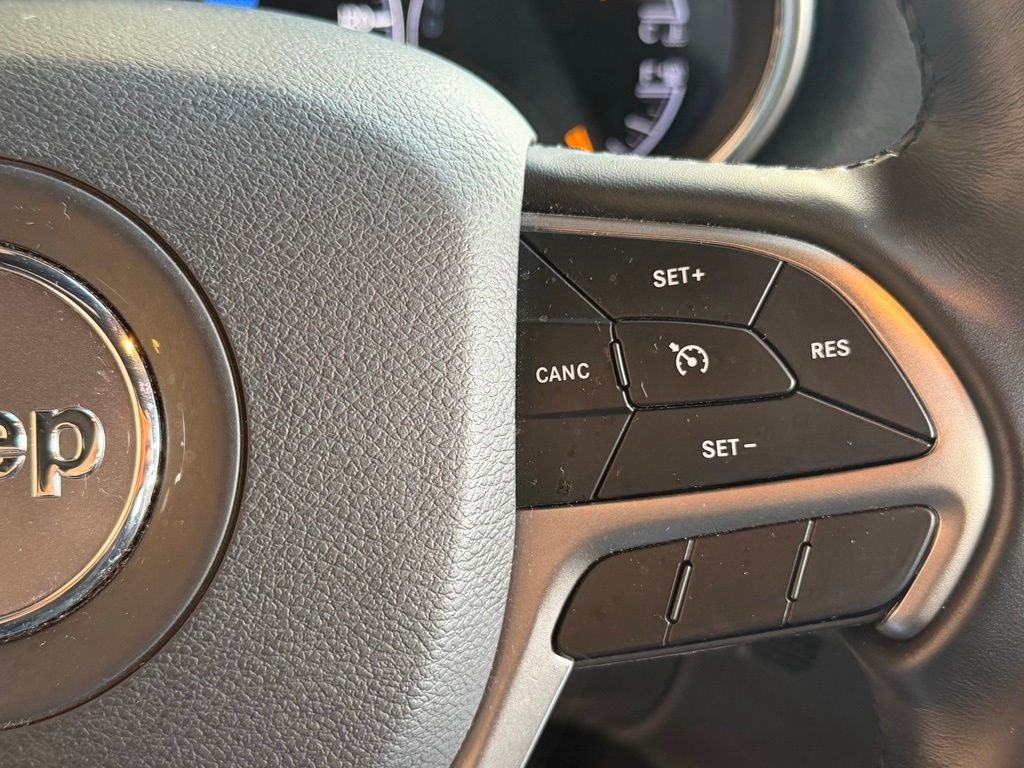 Used 2021 Billet Silver Metallic Jeep Laredo E image 38