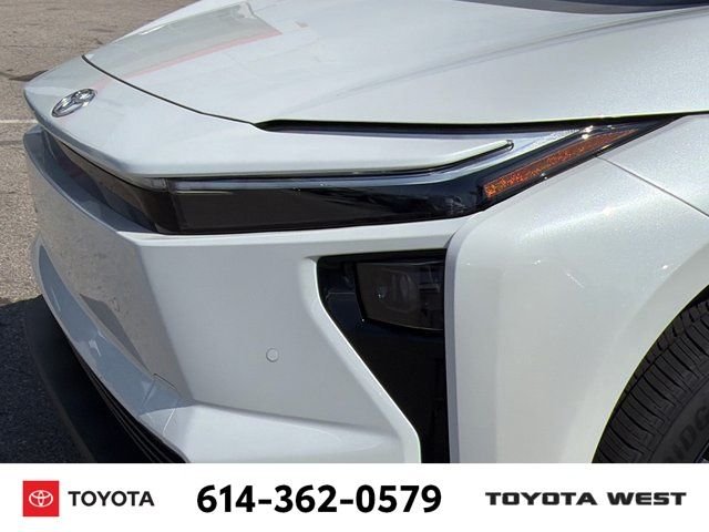 New 2026 Wind Chill Pearl Toyota XLE image 12