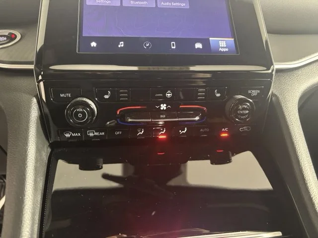 New 2026 White Jeep Laredo image 22
