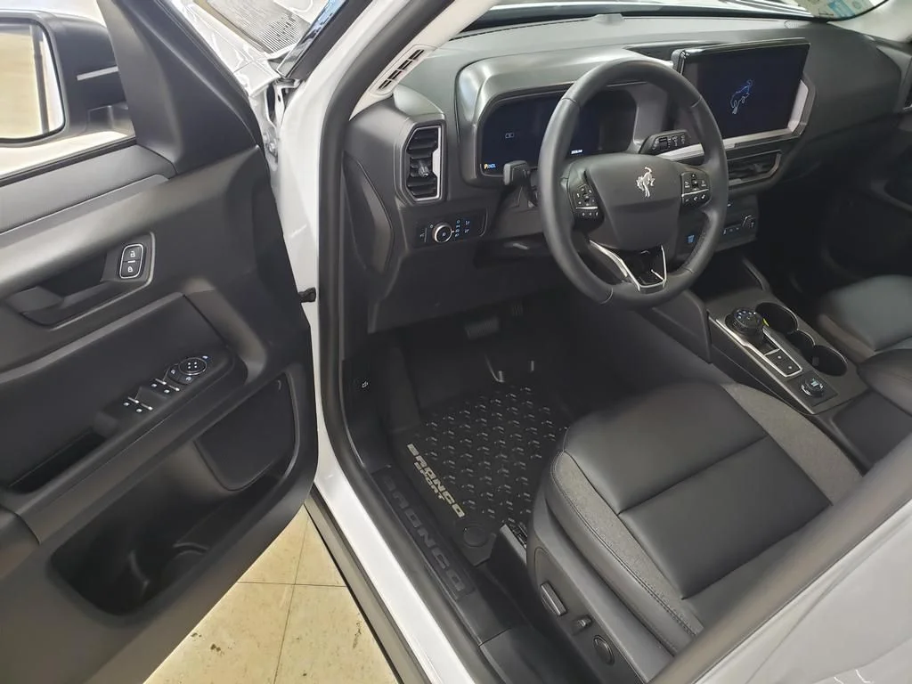 Certified Used 2025 Oxford White Ford Big Bend image 12