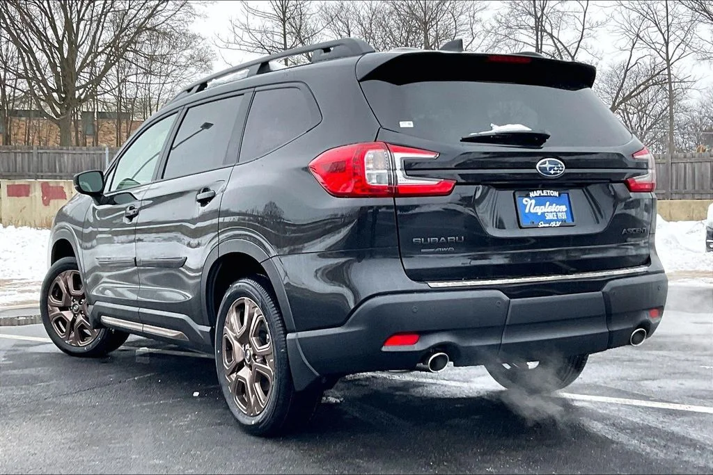 New 2026 CRYSTAL BLACK SILICA Subaru Limited Bronze Edition 7-Passenger image 3