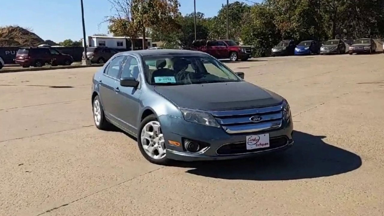 2011 Ford Fusion SE photo 2