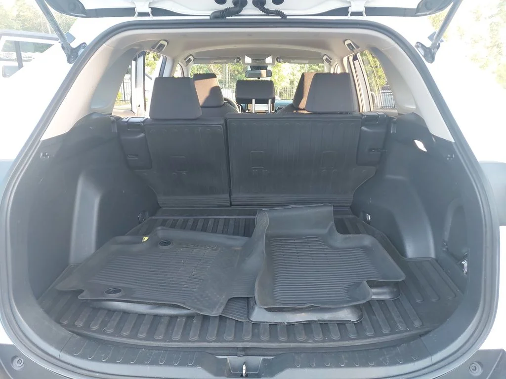 Used 2021 White Toyota XLE image 12