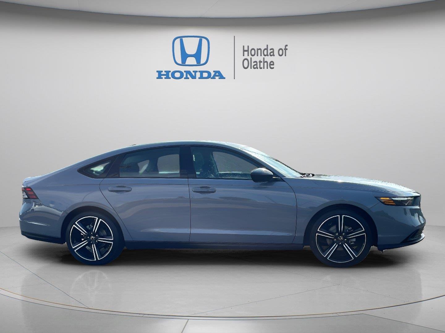 New 2026 Urban Gray Pearl Honda SE image 2