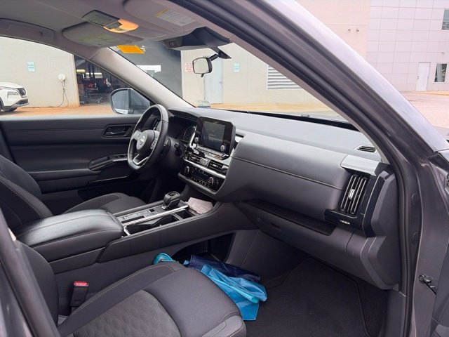 Used 2024 Gray Nissan SV image 12