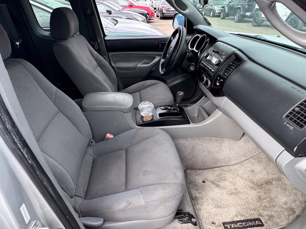 Used 2008 Silver Toyota Base image 17
