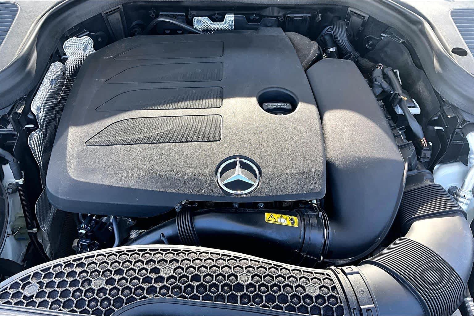 Used 2021 Polar White Mercedes-Benz GLC 300 image 33