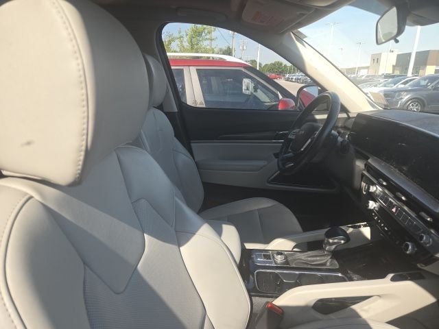 Used 2024 Gravity Gray Kia S image 4