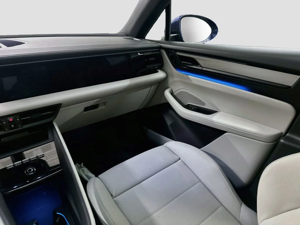Used 2025 Blue Porsche 4S image 24