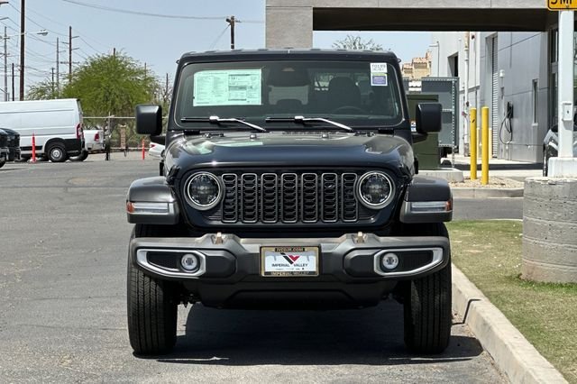 New 2026 Black Clear-Coat Exterior Paint Jeep 85th Anniversary Edition image 8